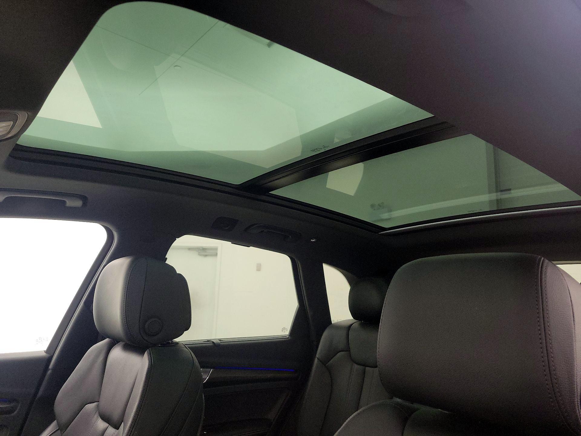 Thumbnail: 2019 Audi SQ5 - 20