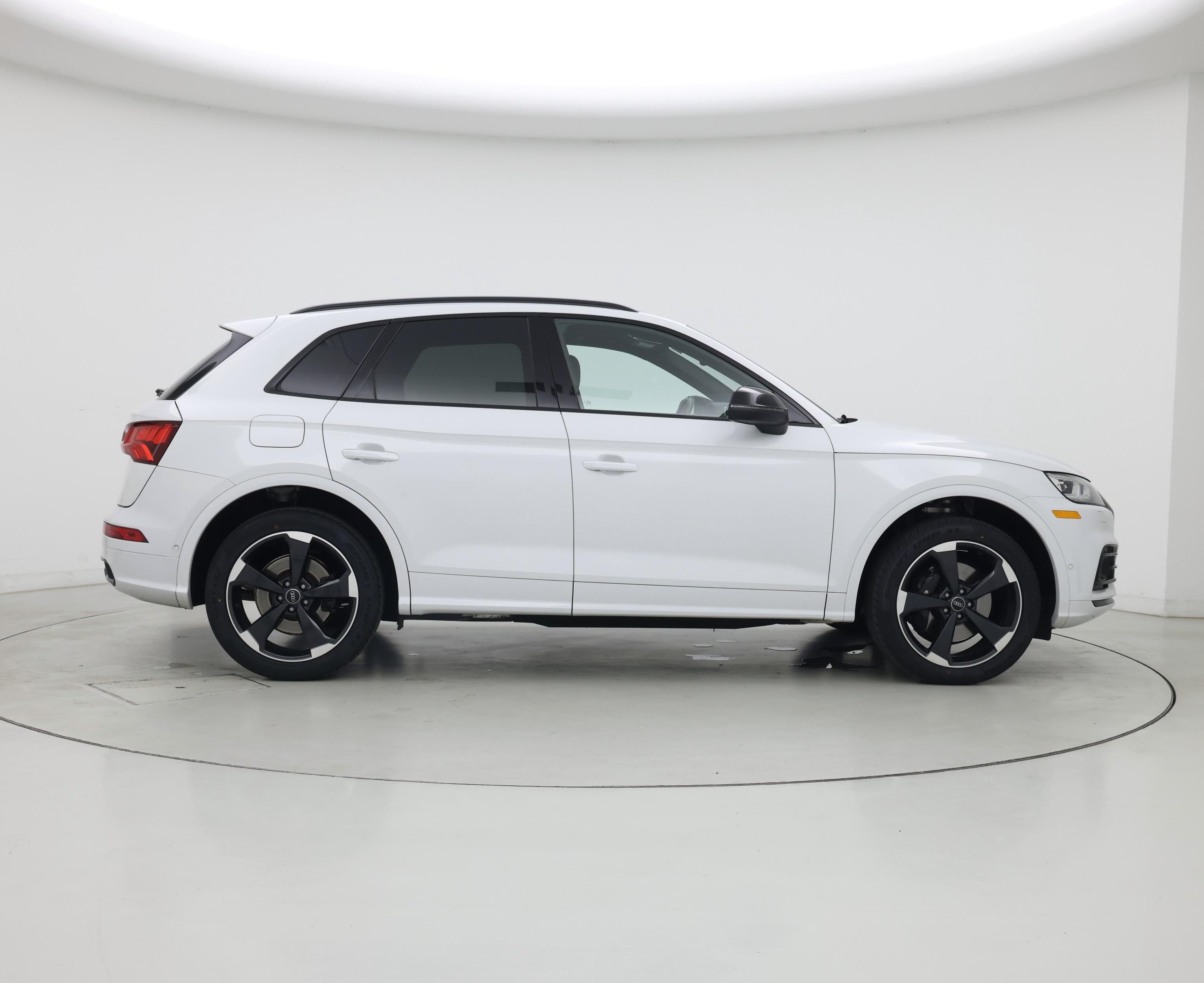 Thumbnail: 2019 Audi SQ5 - 7