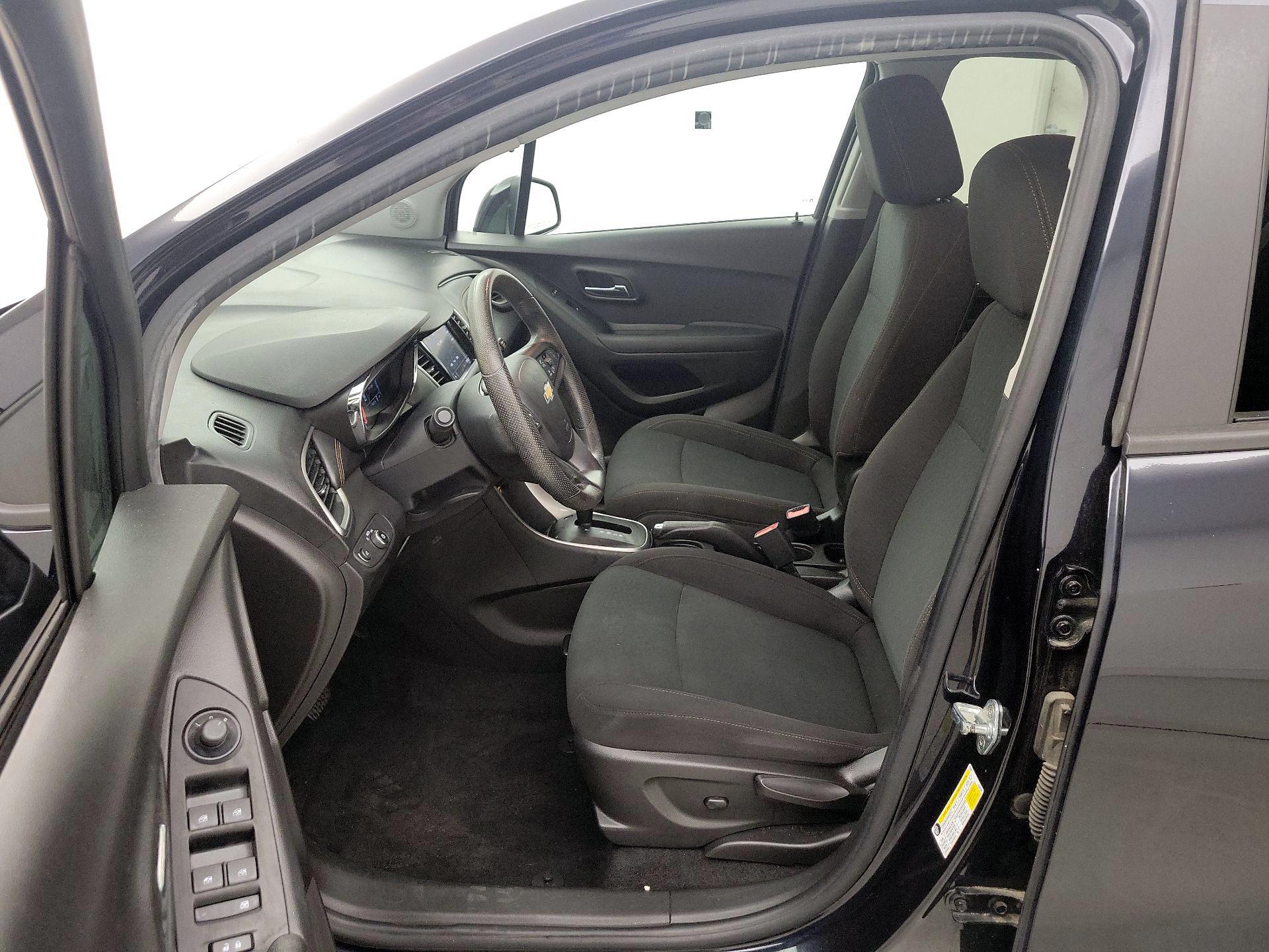 Thumbnail: 2021 Chevrolet Trax - 11