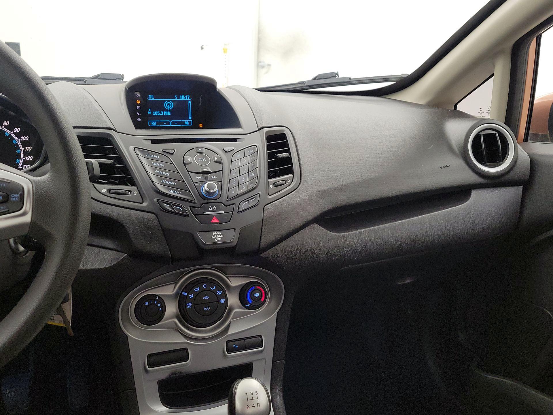 Thumbnail: 2017 Ford Fiesta - 9