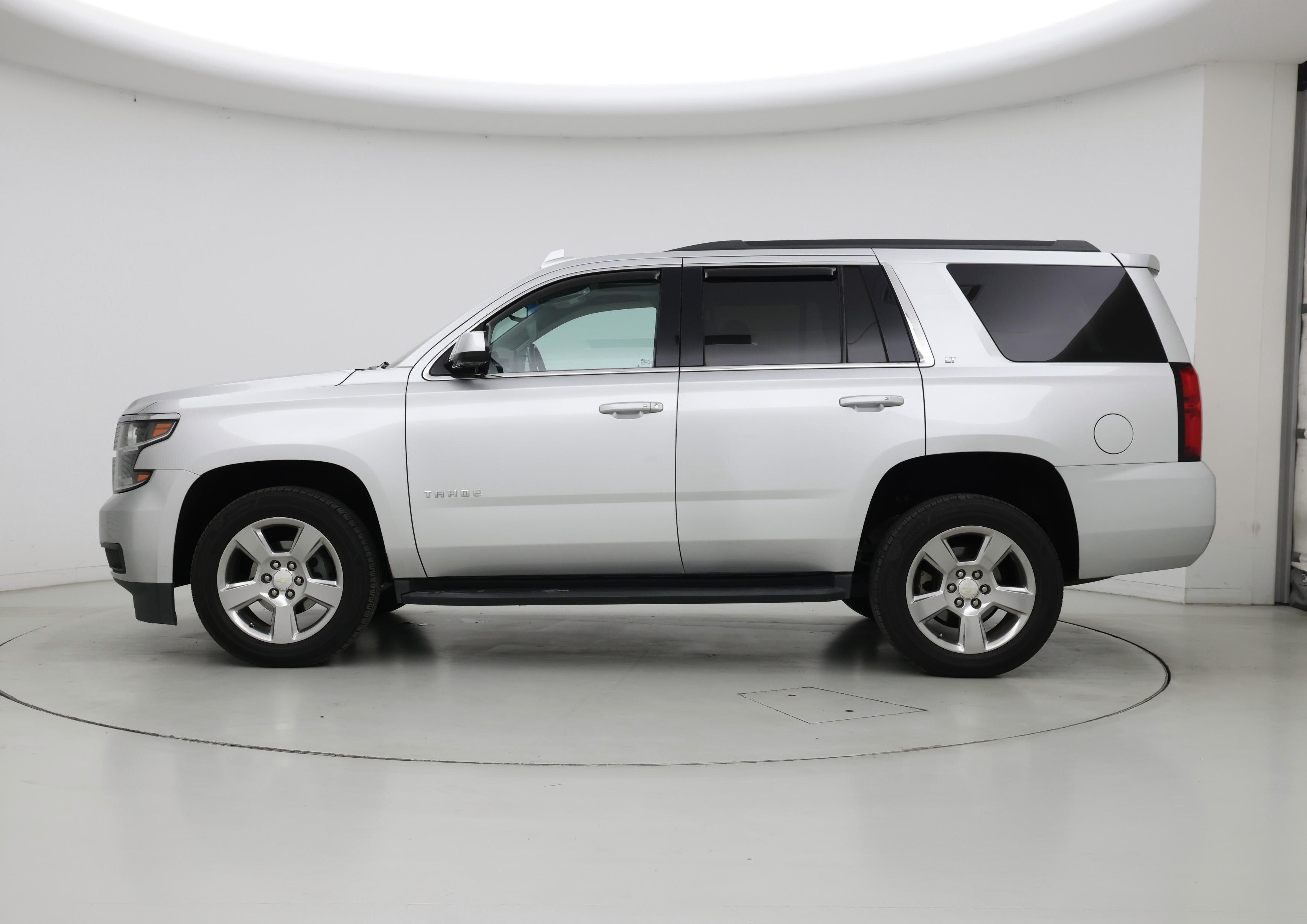 Thumbnail: 2019 Chevrolet Tahoe - 3