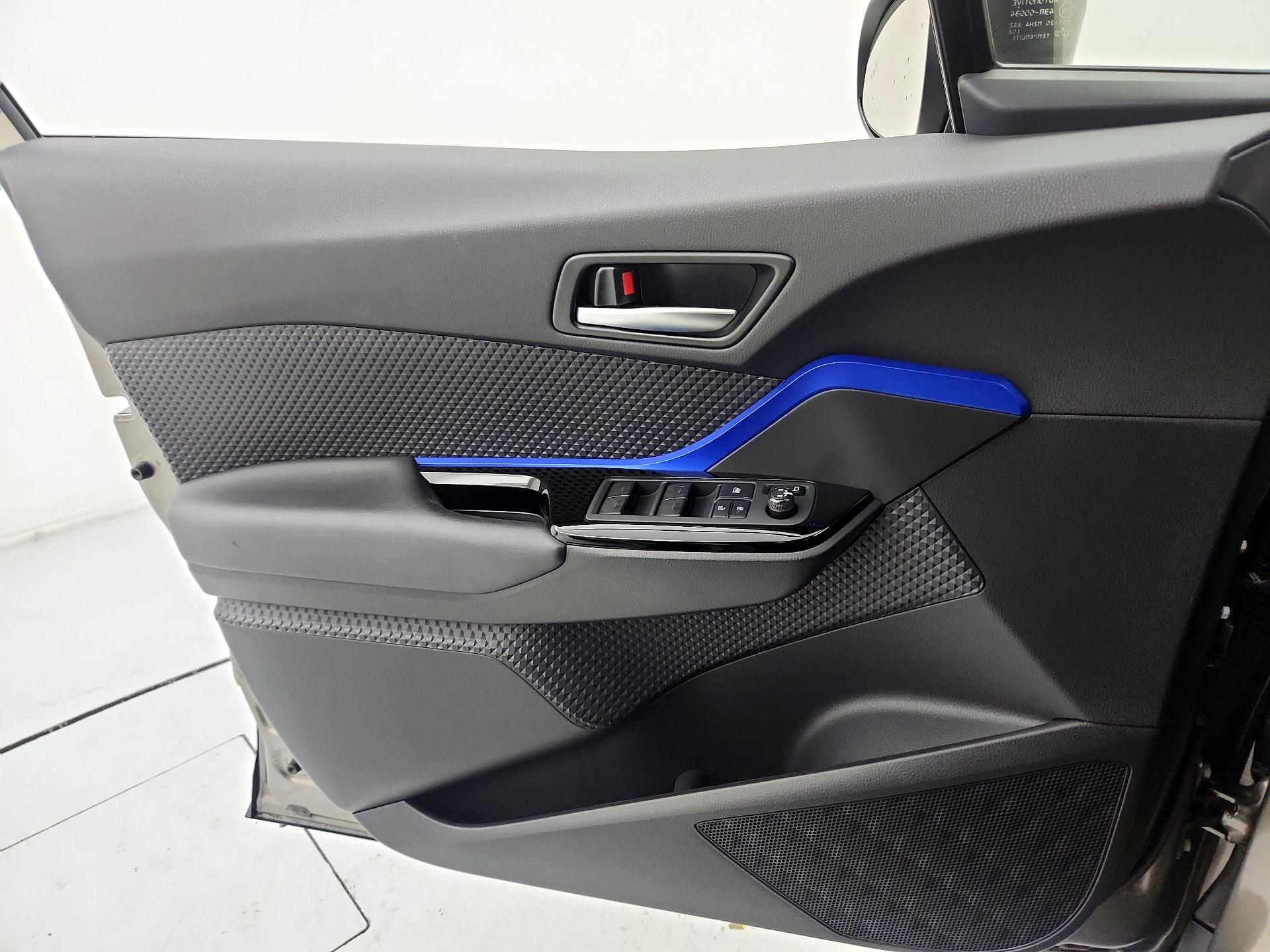 Thumbnail: 2021 Toyota C-HR - 12