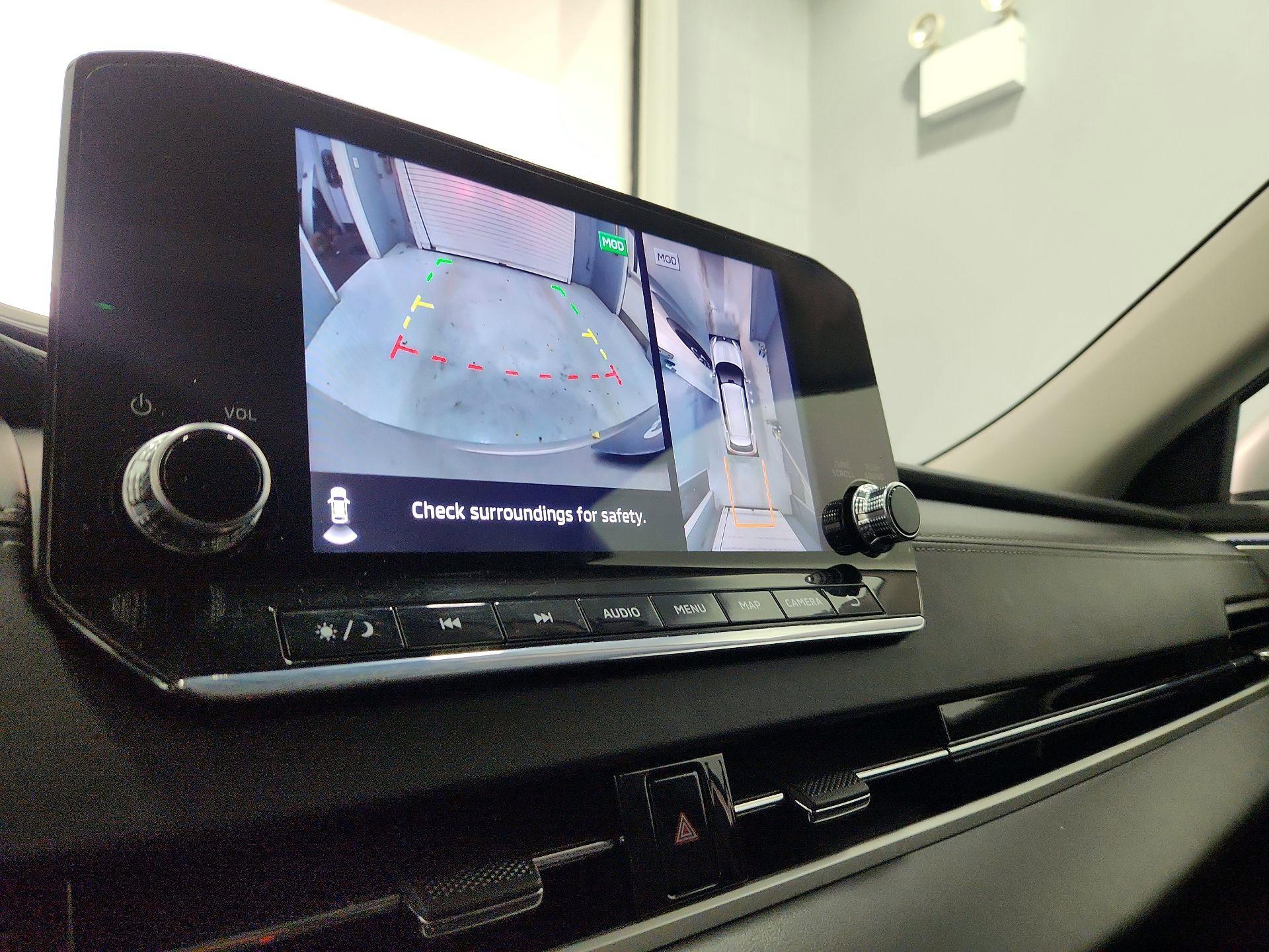 Thumbnail: 2023 Mitsubishi Outlander - 14