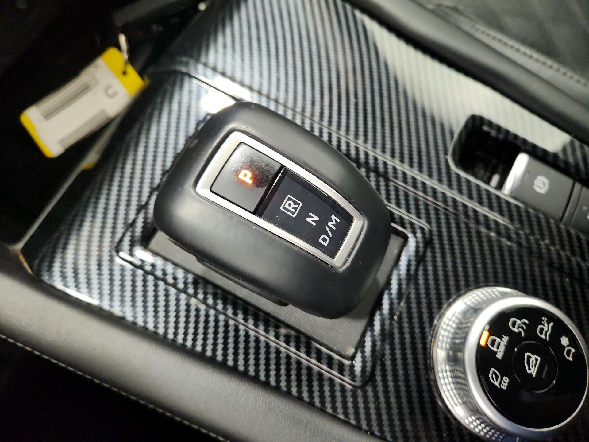 Thumbnail: 2023 Mitsubishi Outlander - 17