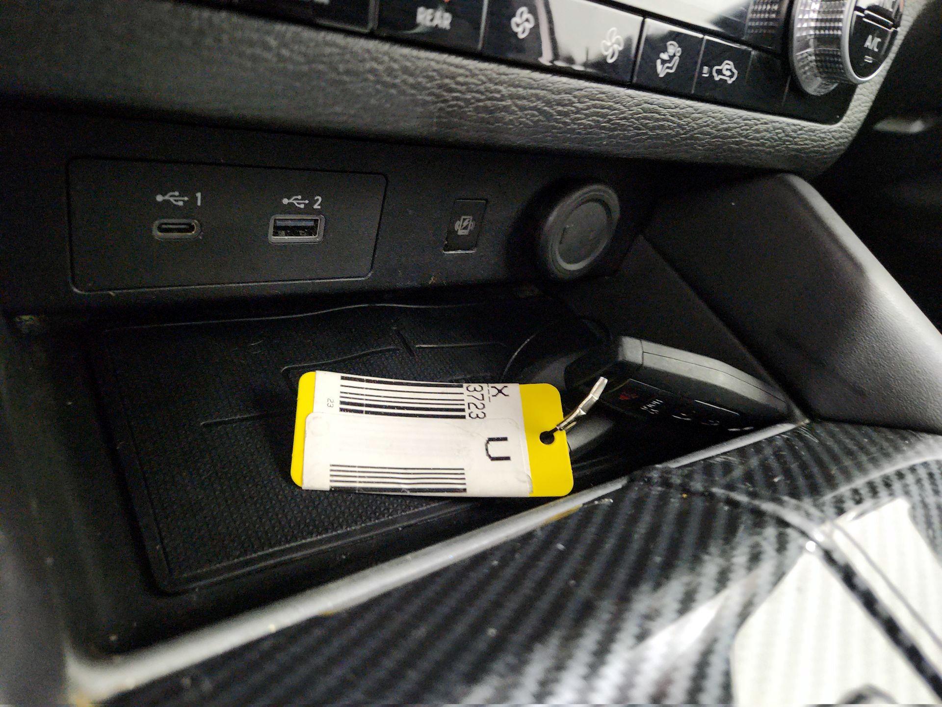 Thumbnail: 2023 Mitsubishi Outlander - 18