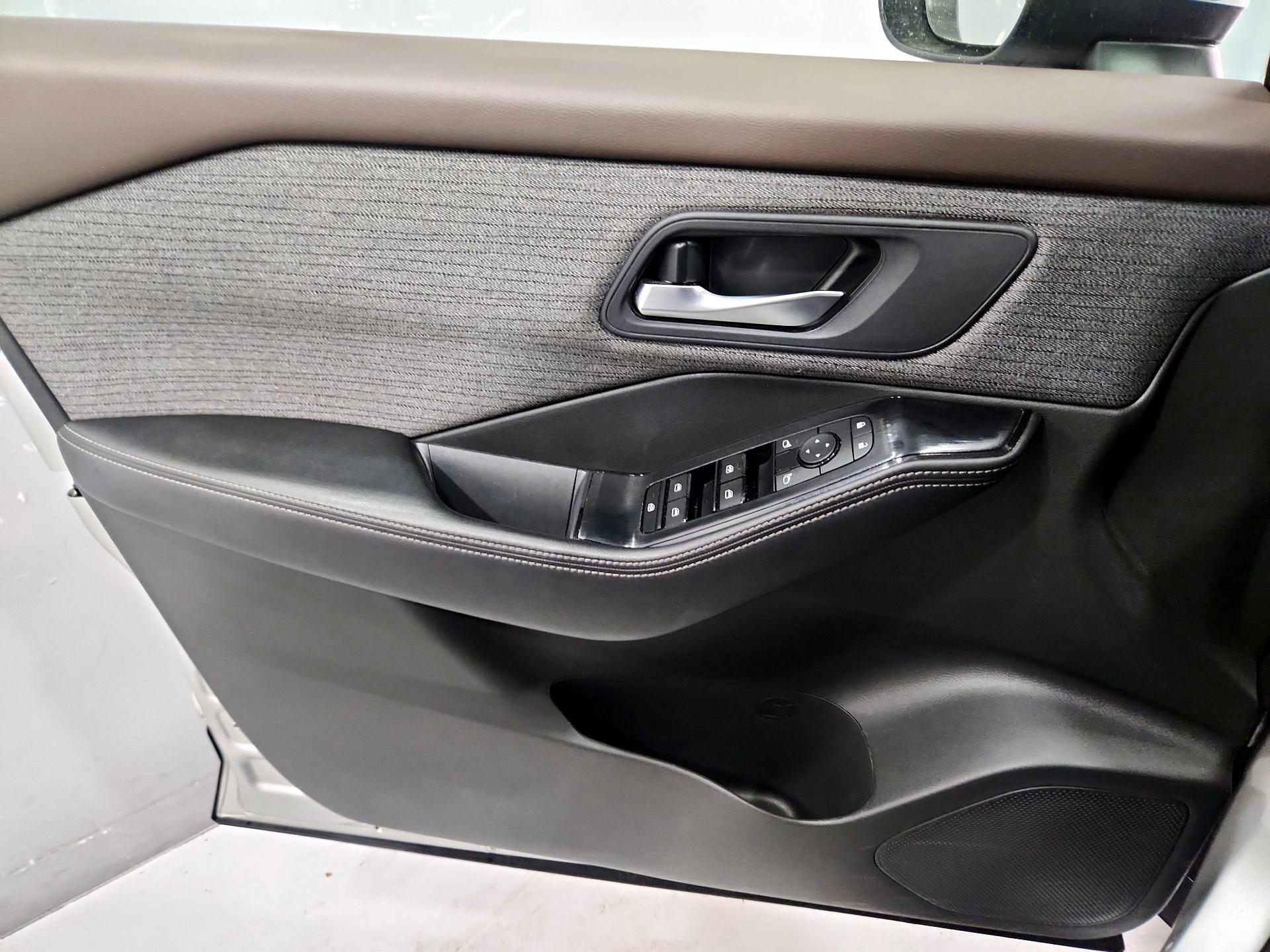 Thumbnail: 2023 Nissan Rogue - 12