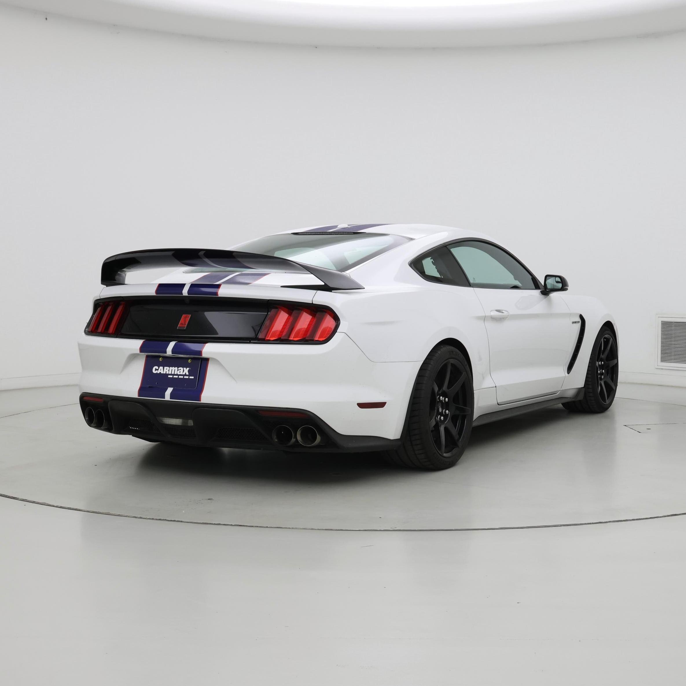 Thumbnail: 2016 Ford Mustang - 8