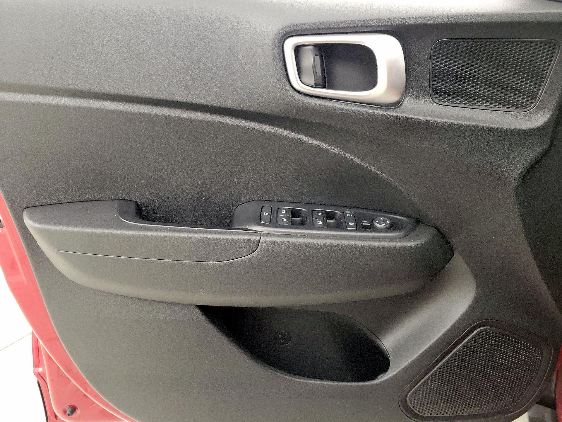 Thumbnail: 2021 Hyundai Venue - 12