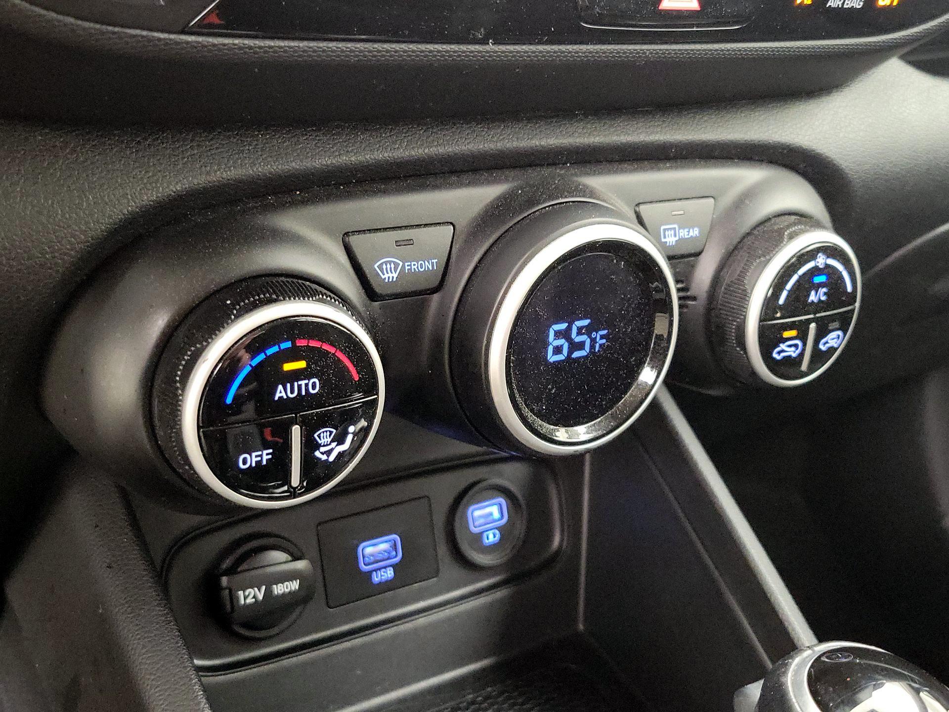 Thumbnail: 2021 Hyundai Venue - 16