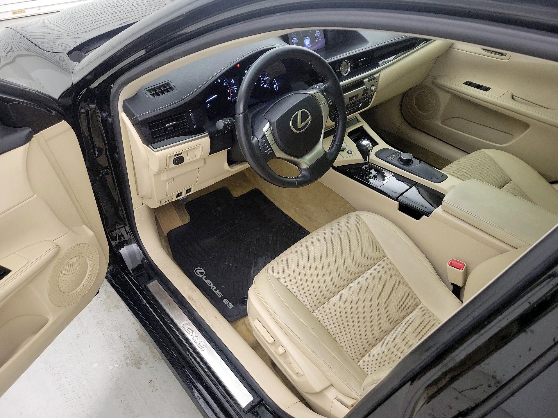 Thumbnail: 2015 Lexus ES - 11