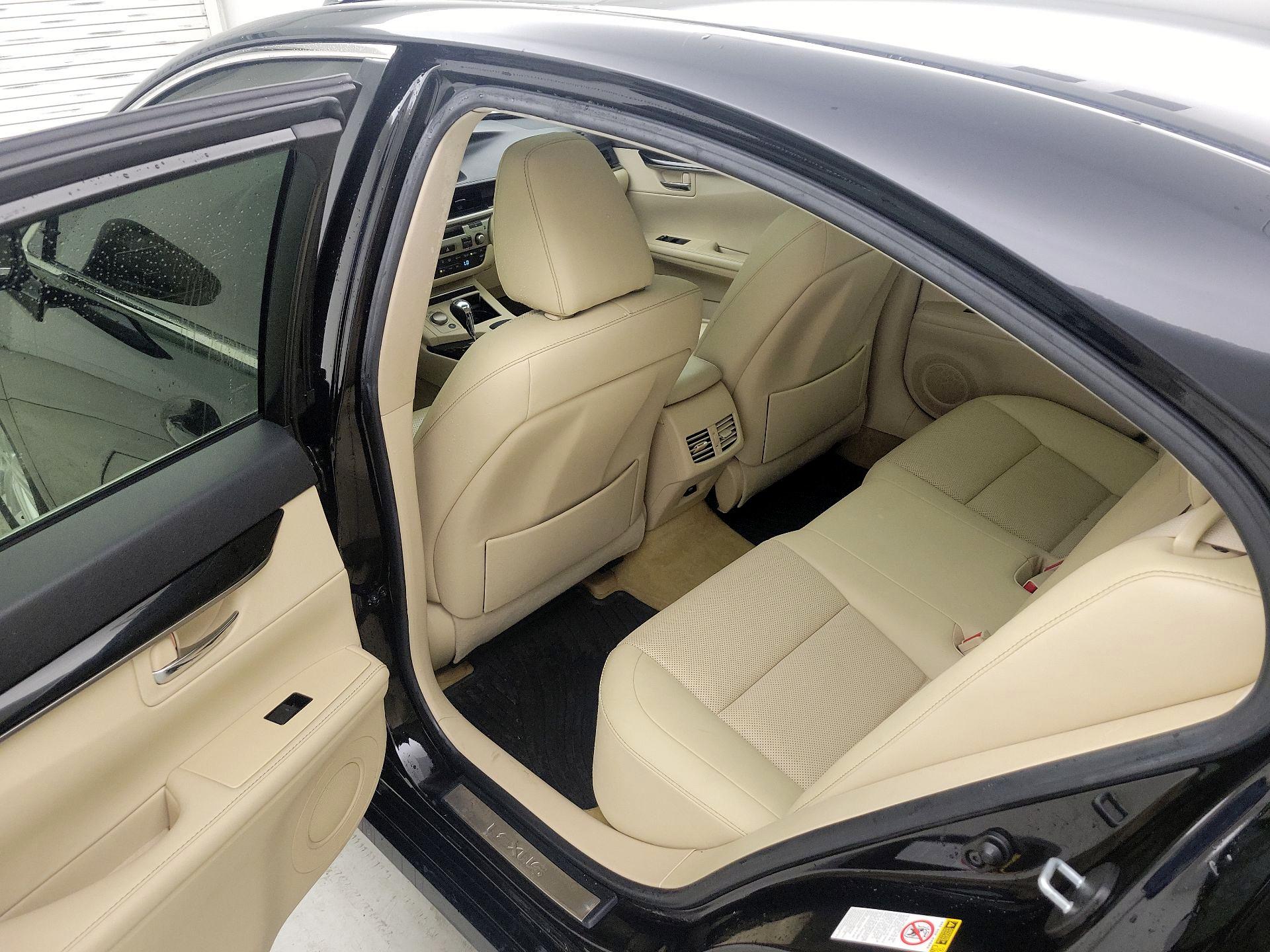 Thumbnail: 2015 Lexus ES - 19