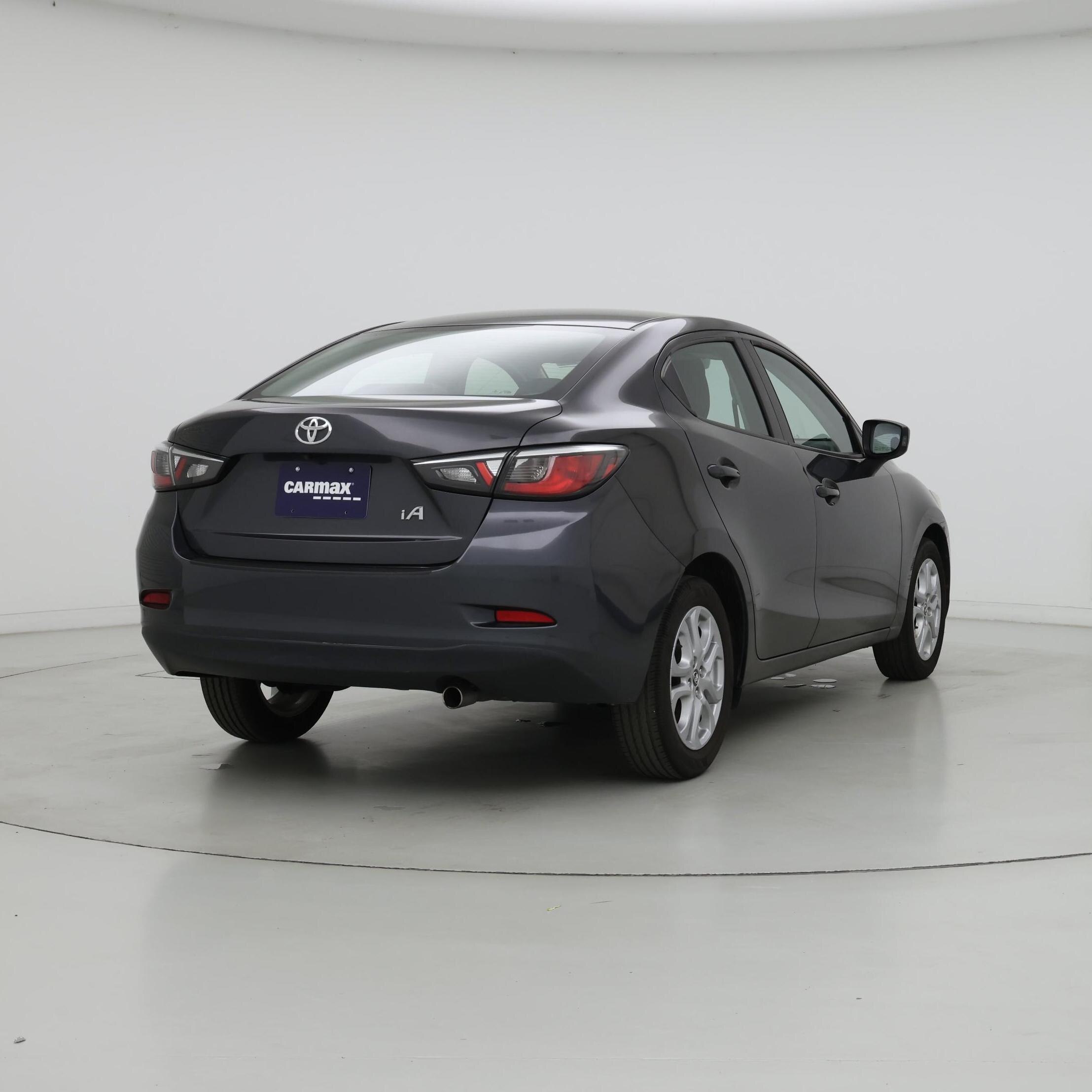 Thumbnail: 2018 Toyota Yaris iA - 8