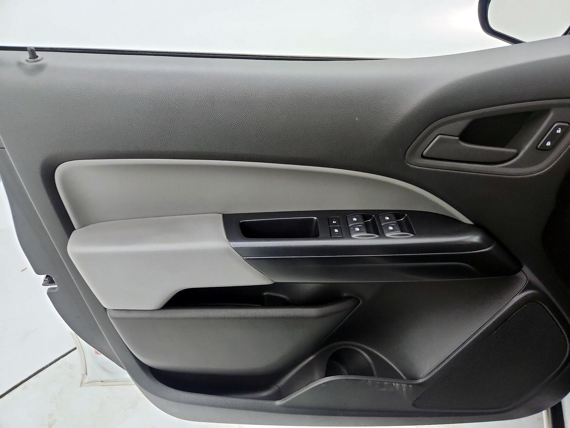 Thumbnail: 2022 Chevrolet Colorado - 12