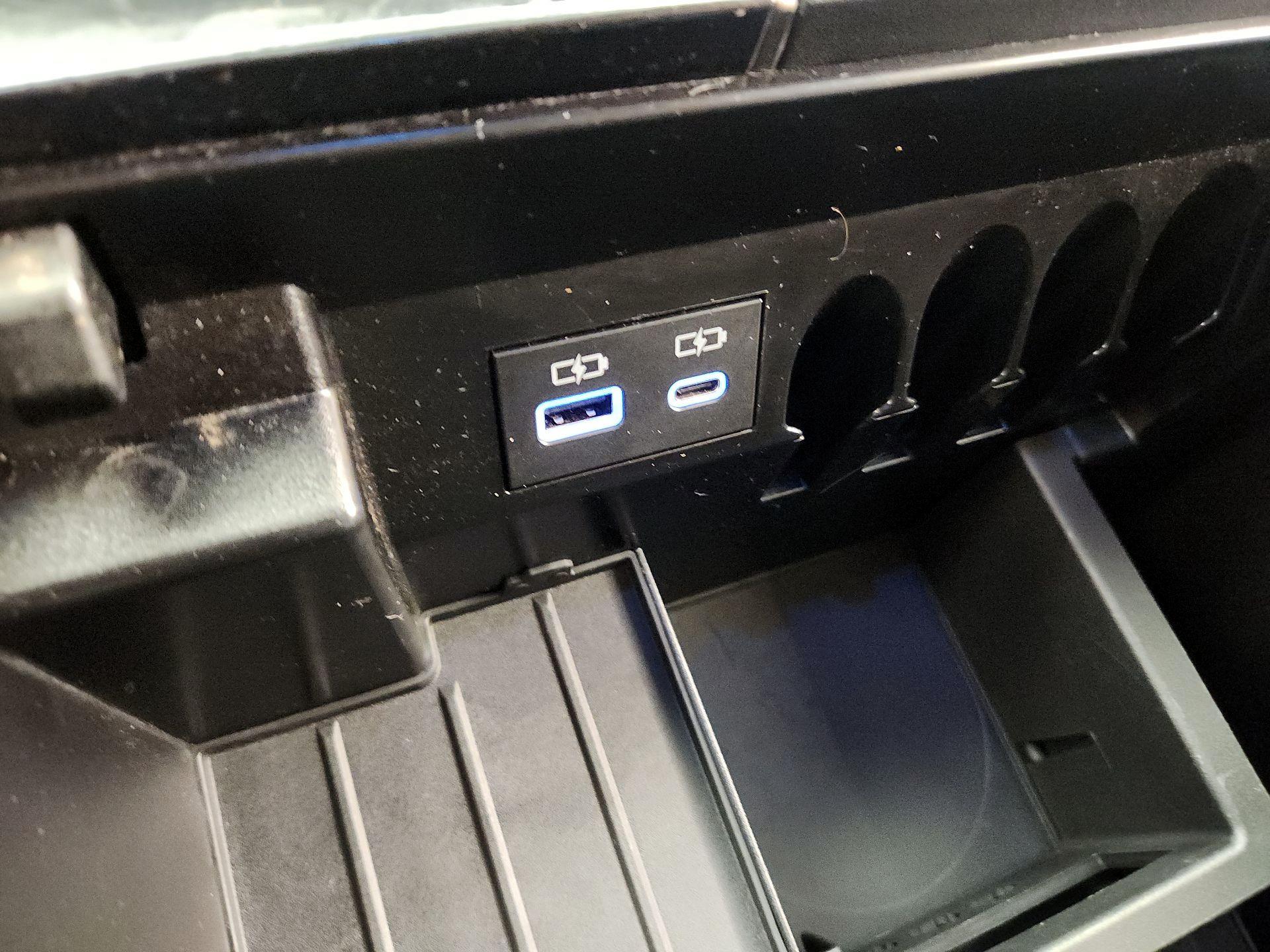 Thumbnail: 2022 Toyota Tundra - 19