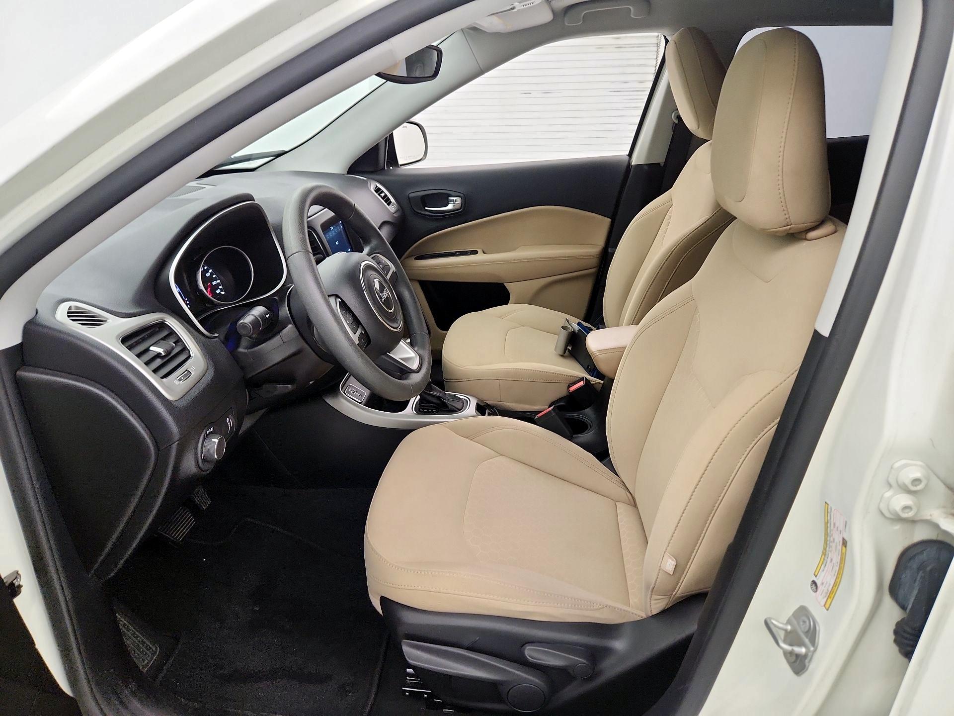 Thumbnail: 2020 Jeep Compass - 11