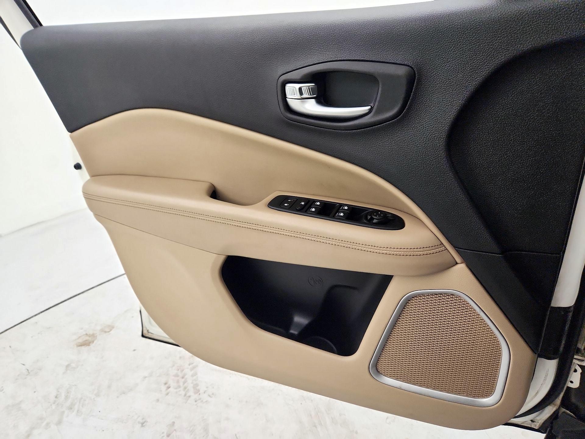 Thumbnail: 2020 Jeep Compass - 12