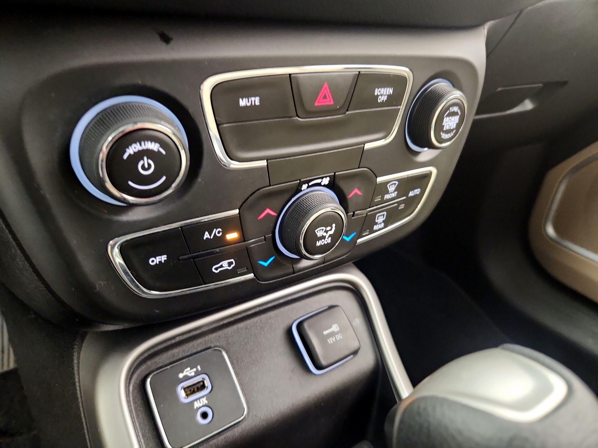 Thumbnail: 2020 Jeep Compass - 16