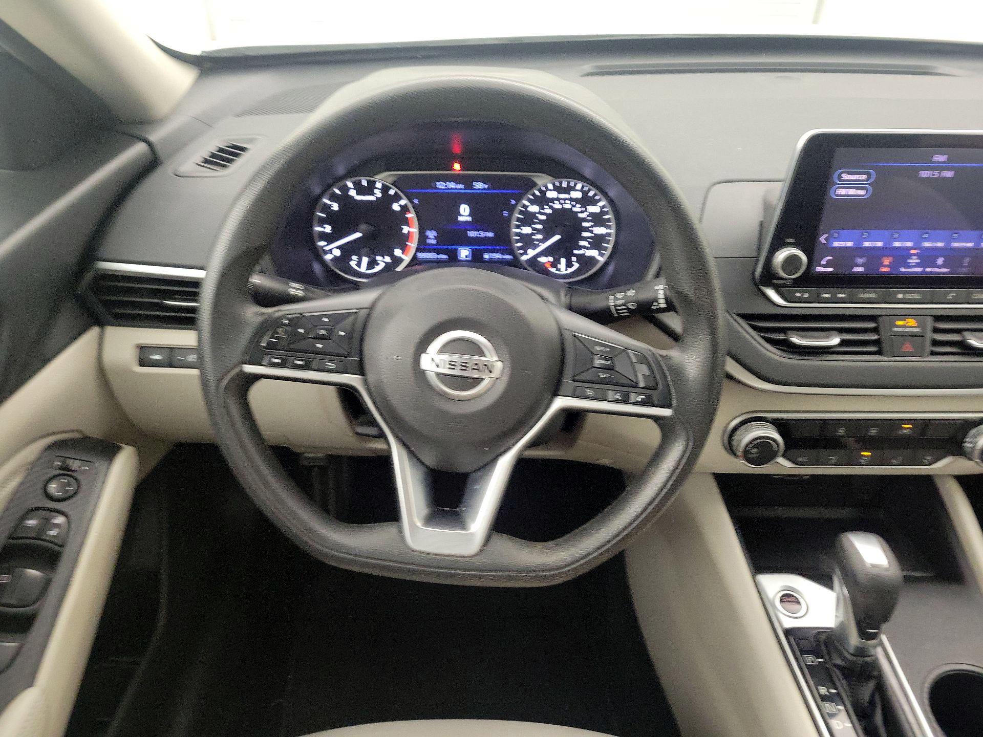 Thumbnail: 2019 Nissan Altima - 10