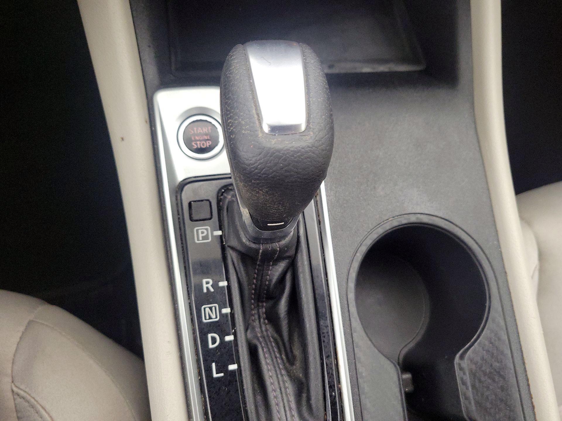 Thumbnail: 2019 Nissan Altima - 17