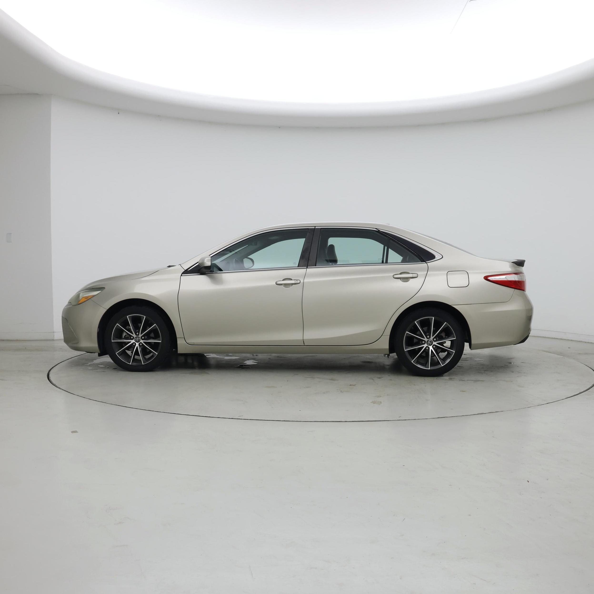 Thumbnail: 2017 Toyota Camry - 3