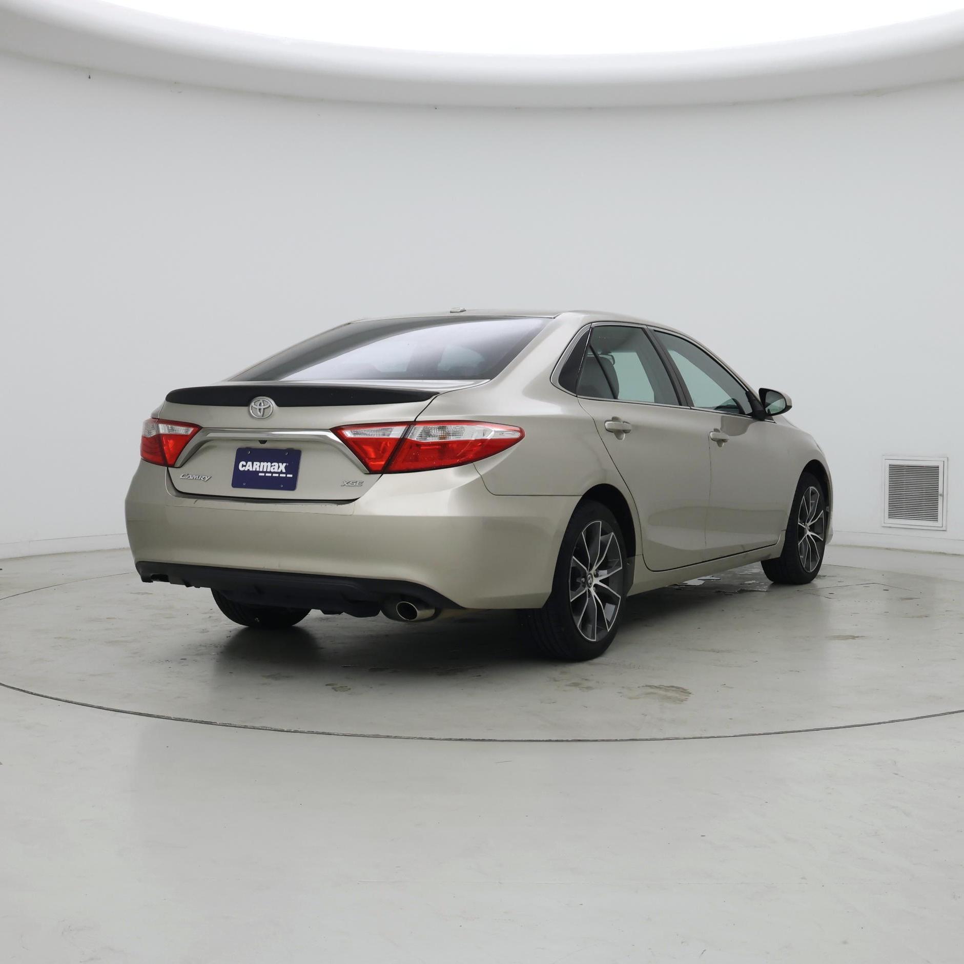 Thumbnail: 2017 Toyota Camry - 8