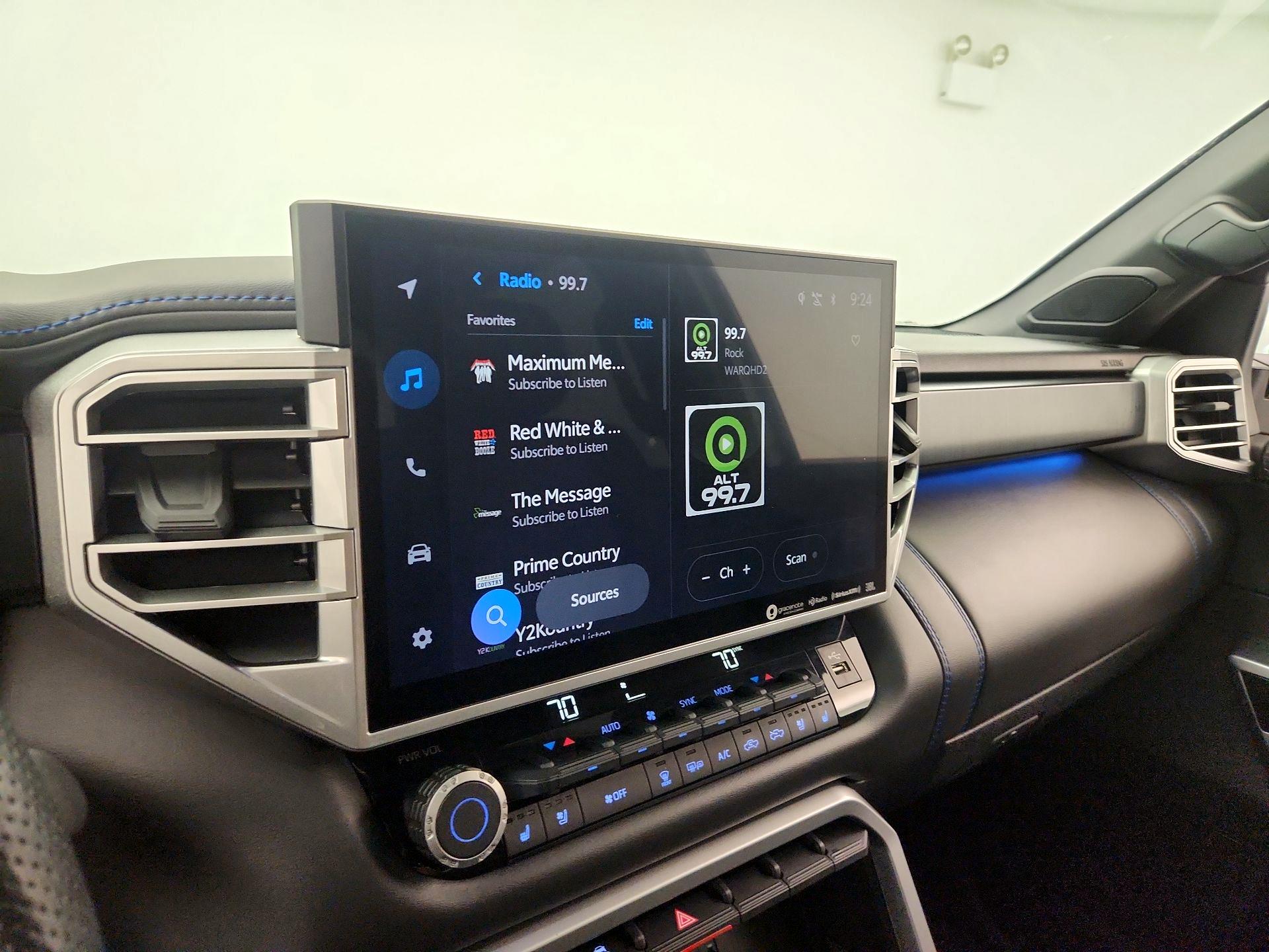 Thumbnail: 2024 Toyota Tundra - 16