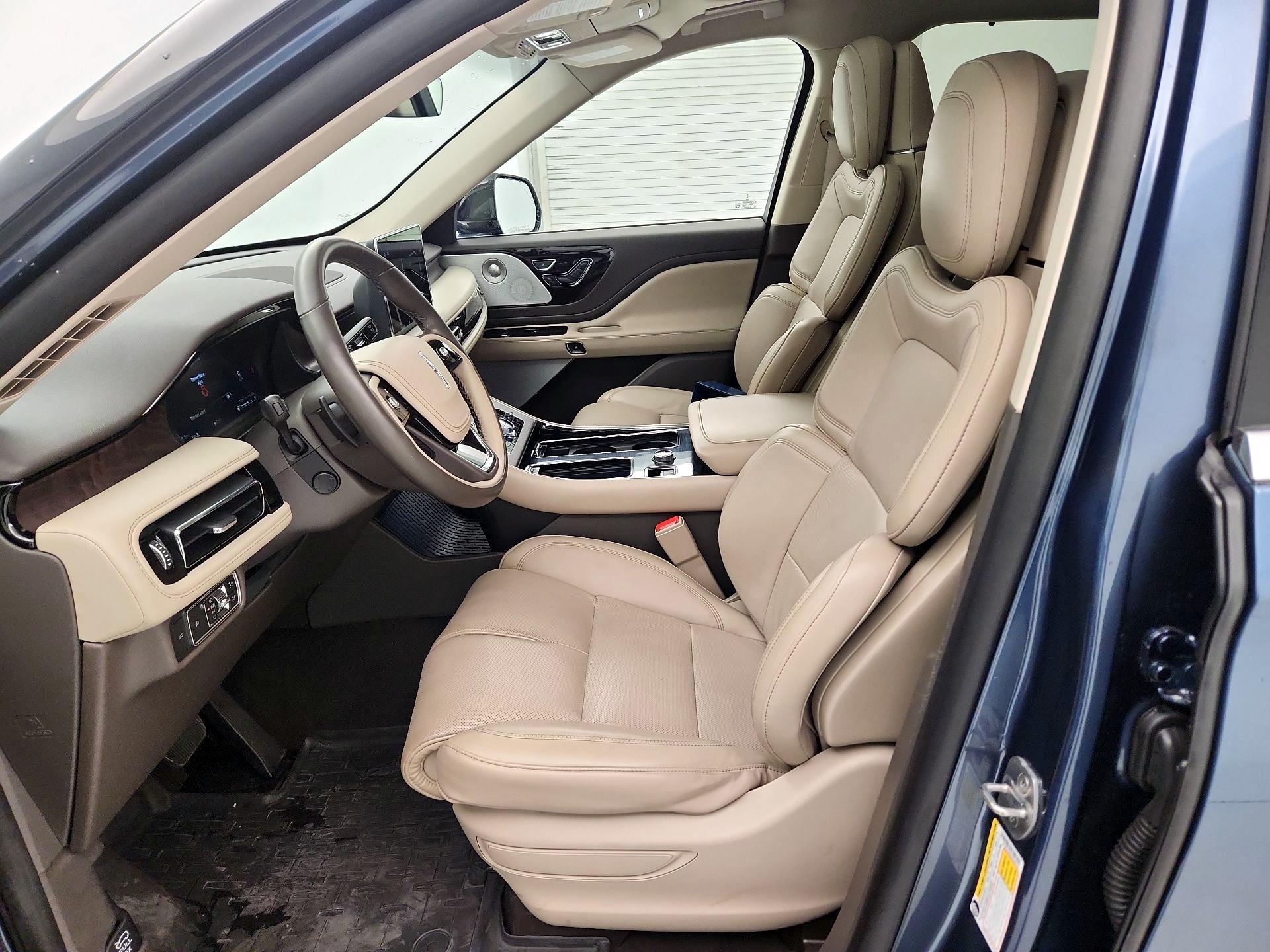 Thumbnail: 2020 Lincoln Aviator - 11