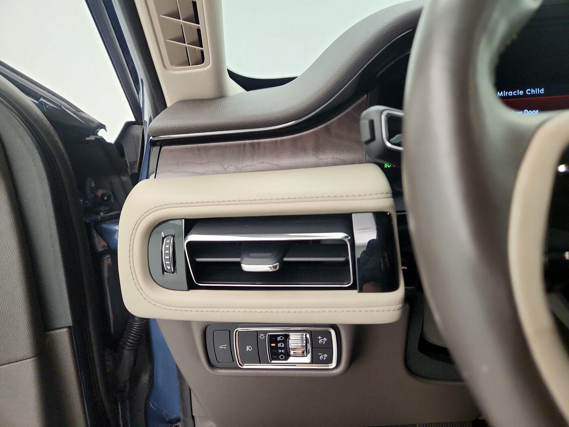 Thumbnail: 2020 Lincoln Aviator - 13