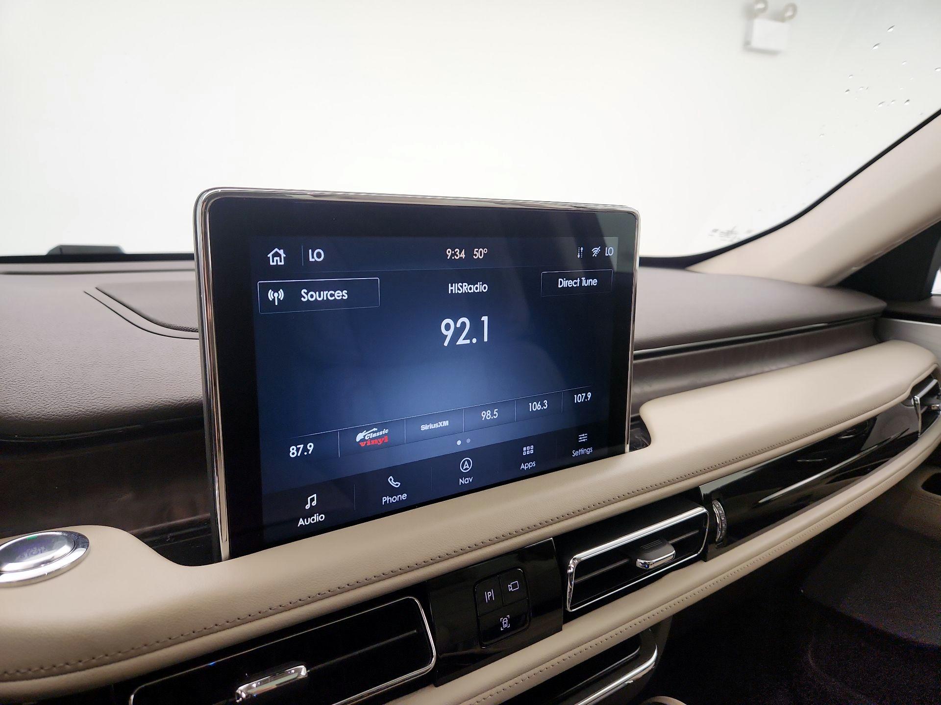 Thumbnail: 2020 Lincoln Aviator - 16