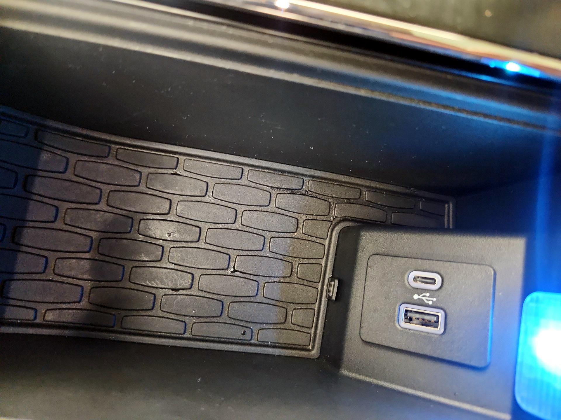 Thumbnail: 2020 Lincoln Aviator - 19