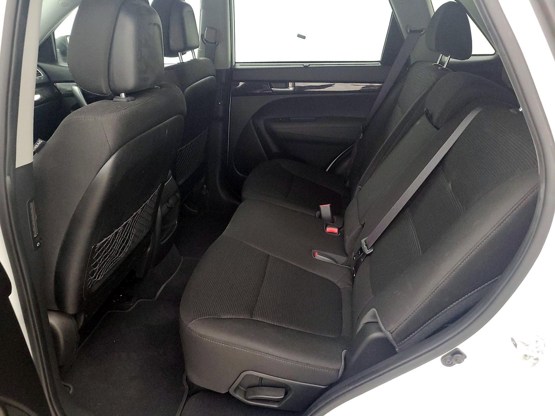 Thumbnail: 2014 Kia Sorento - 19