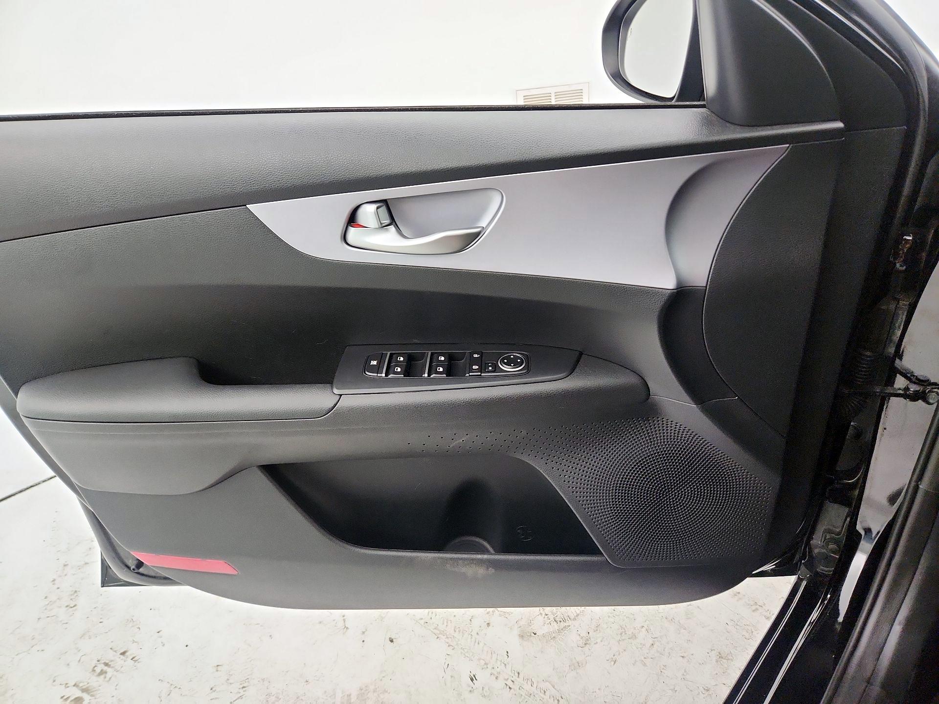 Thumbnail: 2024 Kia Forte - 12