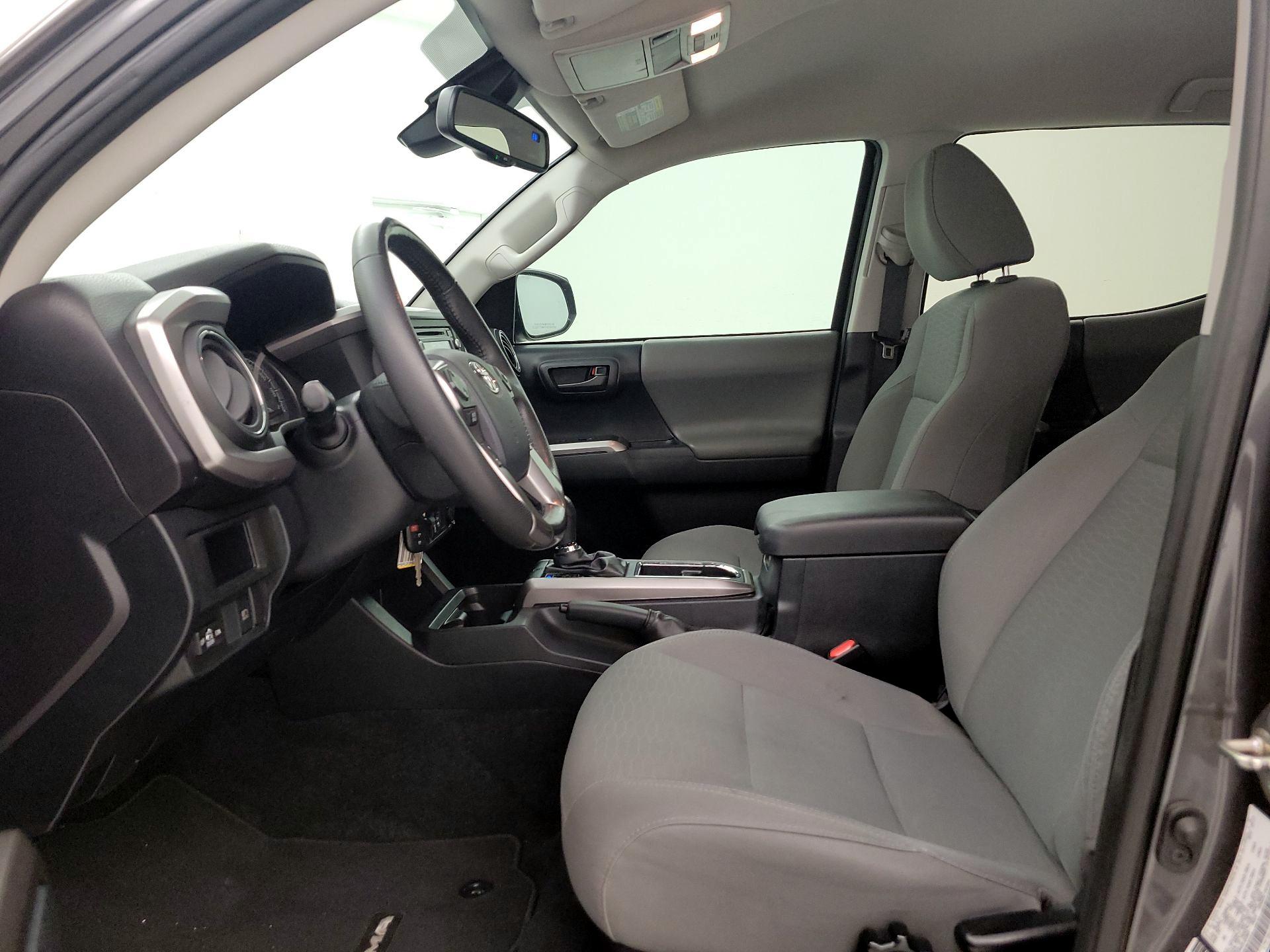 Thumbnail: 2019 Toyota Tacoma - 11