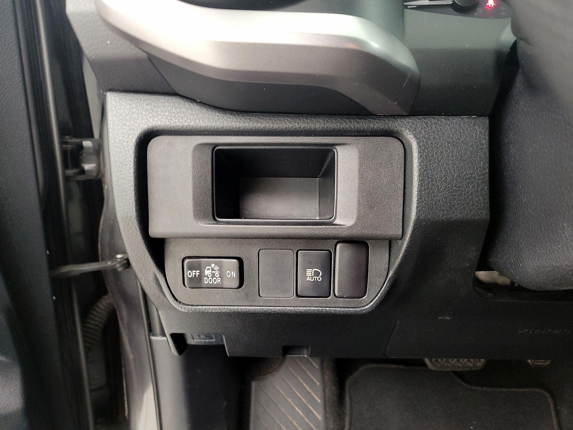 Thumbnail: 2019 Toyota Tacoma - 13