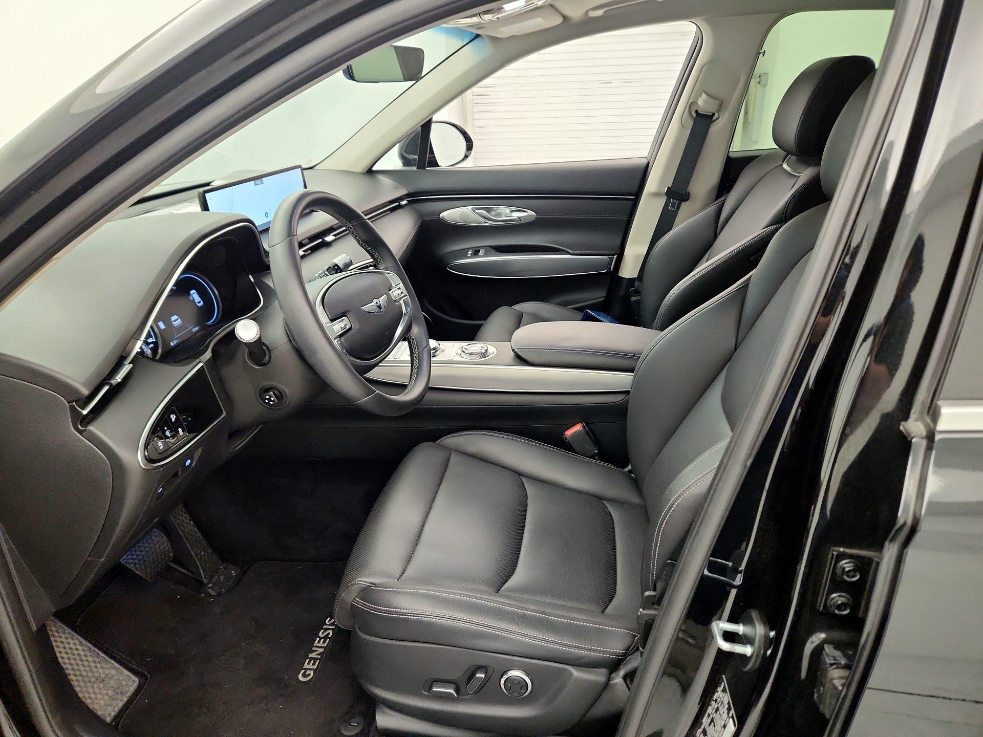 Thumbnail: 2023 Genesis GV70 - 11