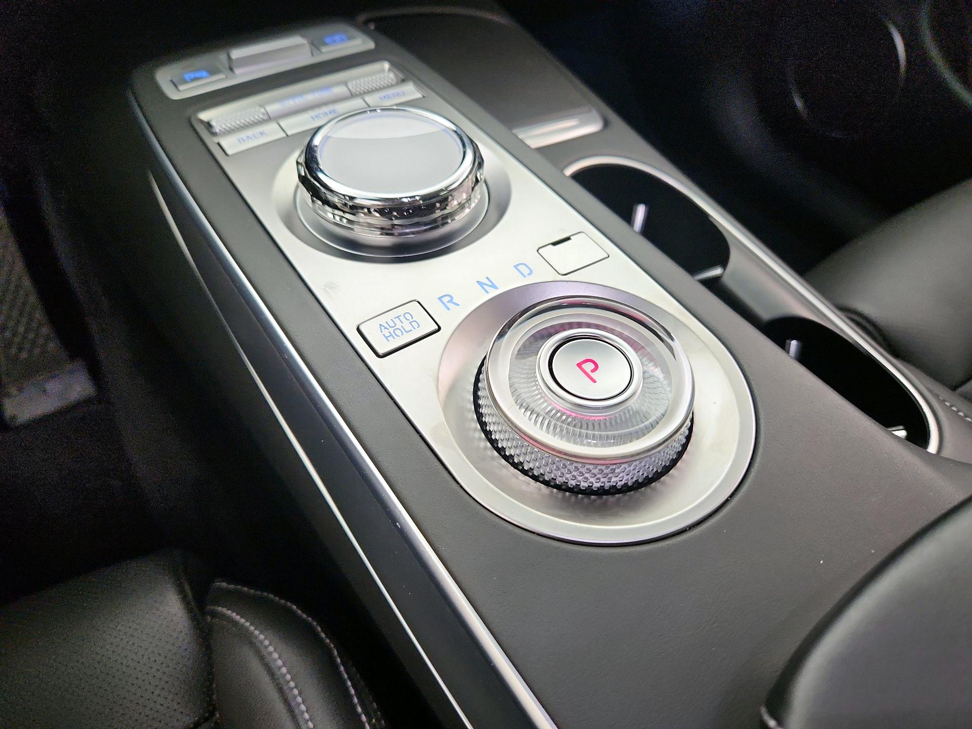 Thumbnail: 2023 Genesis GV70 - 18