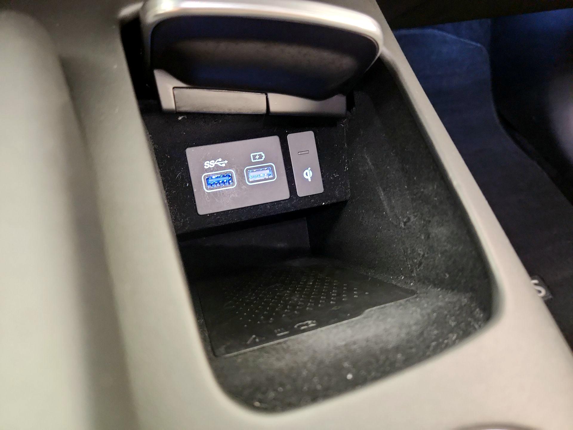 Thumbnail: 2023 Genesis GV70 - 19