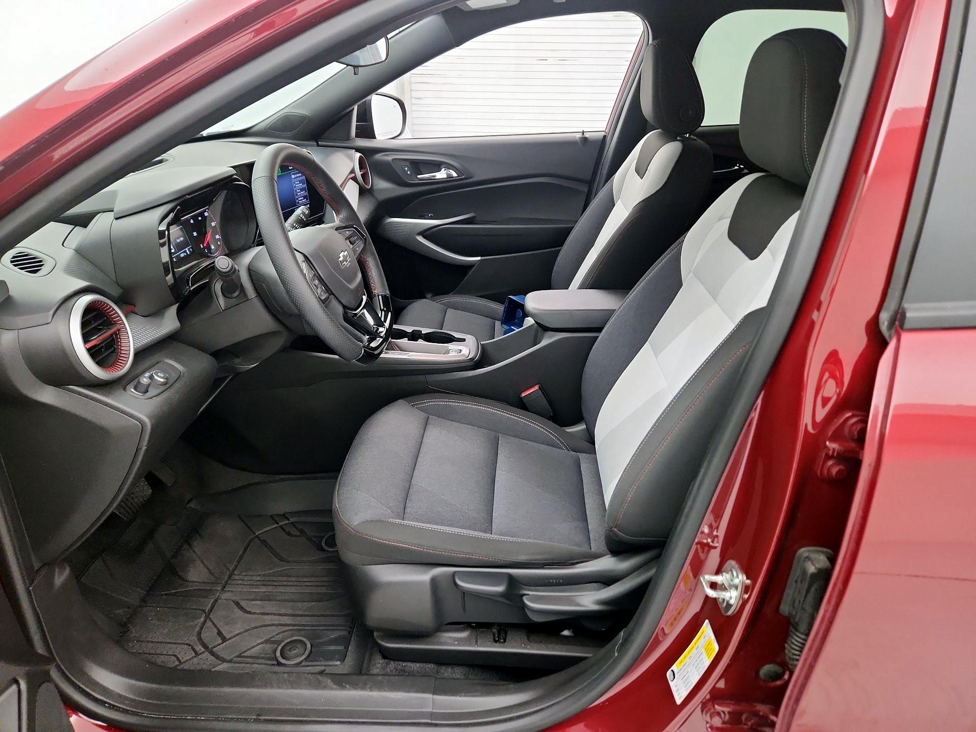 Thumbnail: 2025 Chevrolet Trax - 11