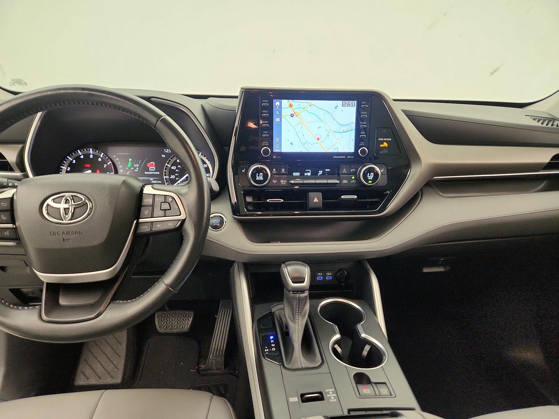 Thumbnail: 2022 Toyota Highlander - 9