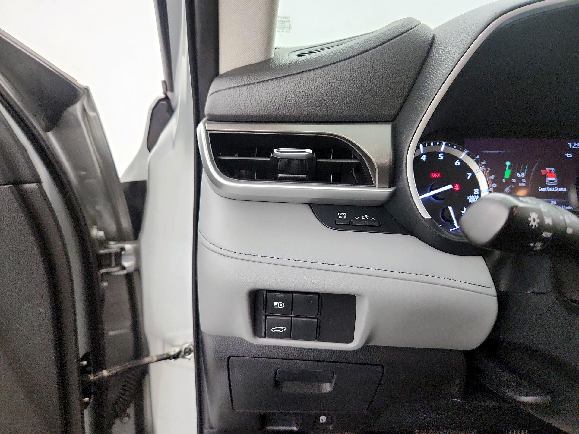 Thumbnail: 2022 Toyota Highlander - 13