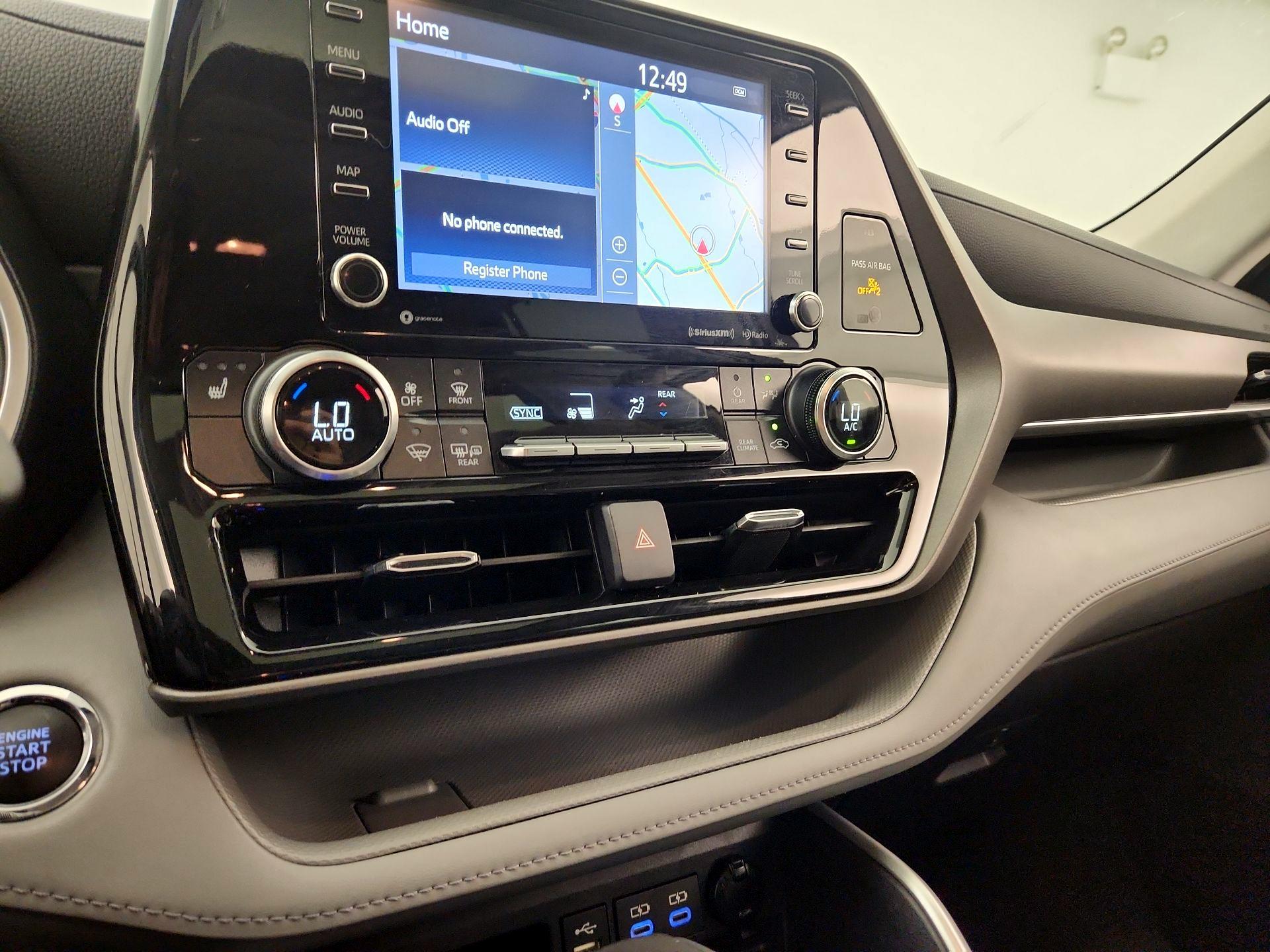 Thumbnail: 2022 Toyota Highlander - 17