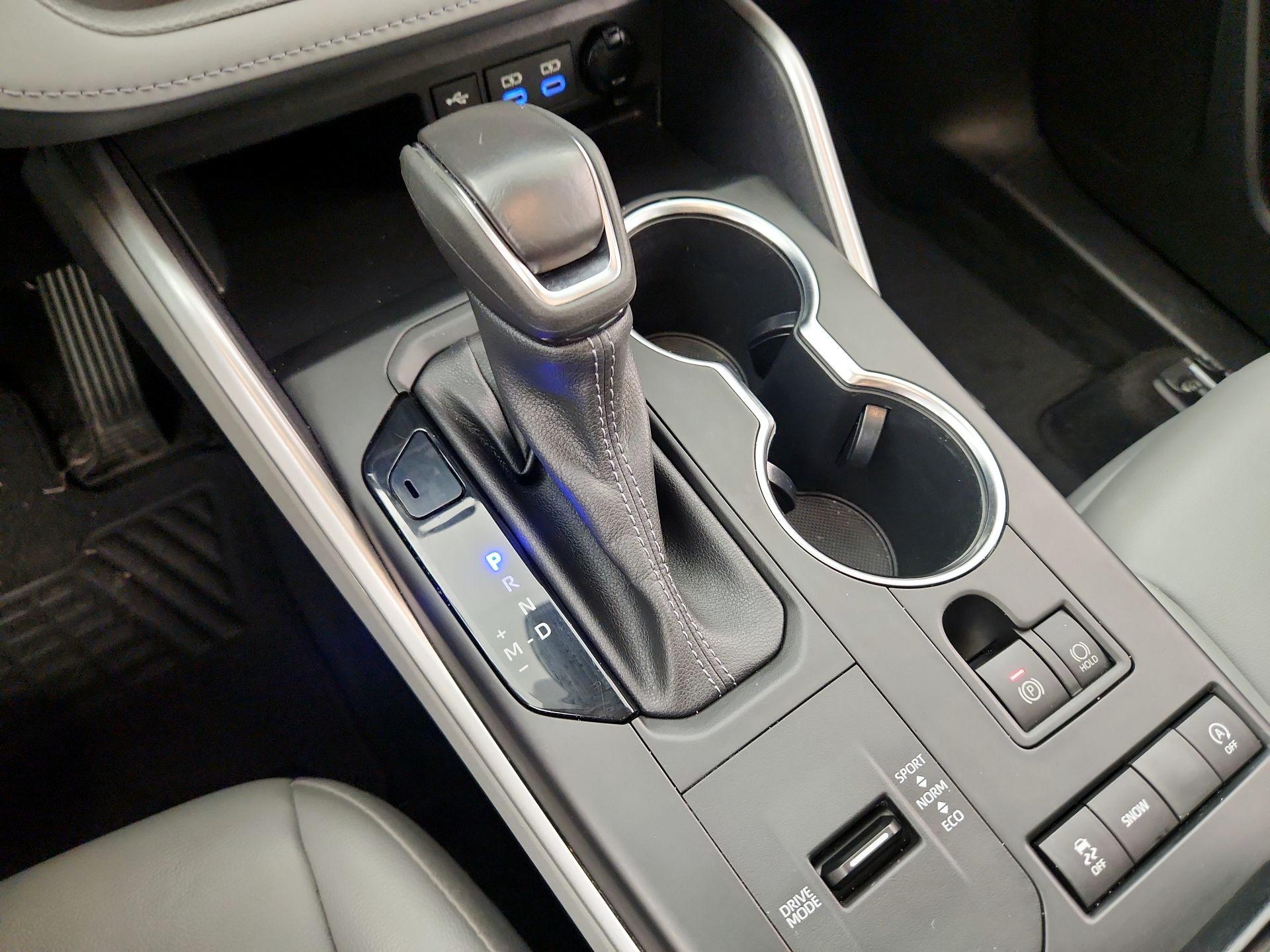 Thumbnail: 2022 Toyota Highlander - 18