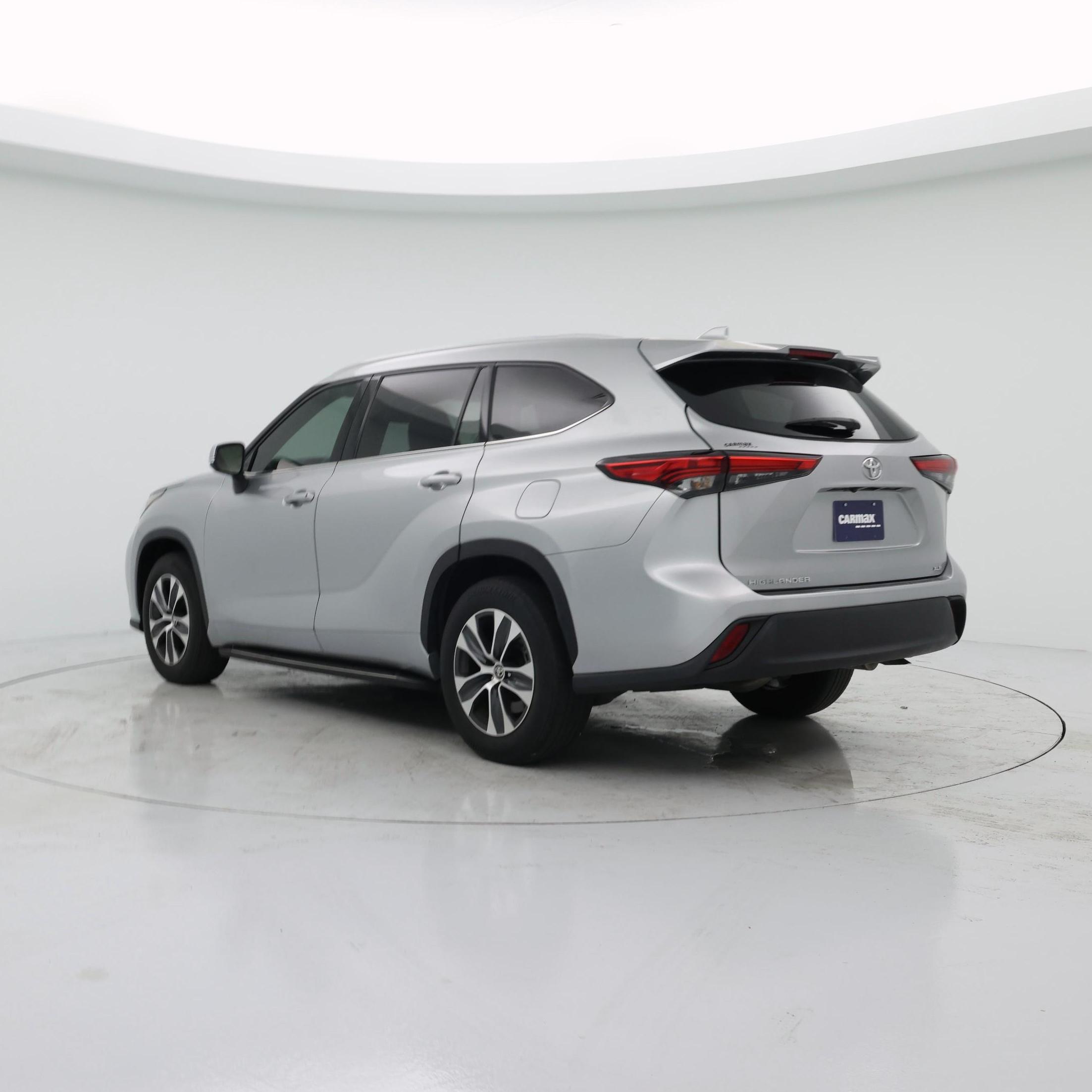 Thumbnail: 2022 Toyota Highlander - 2