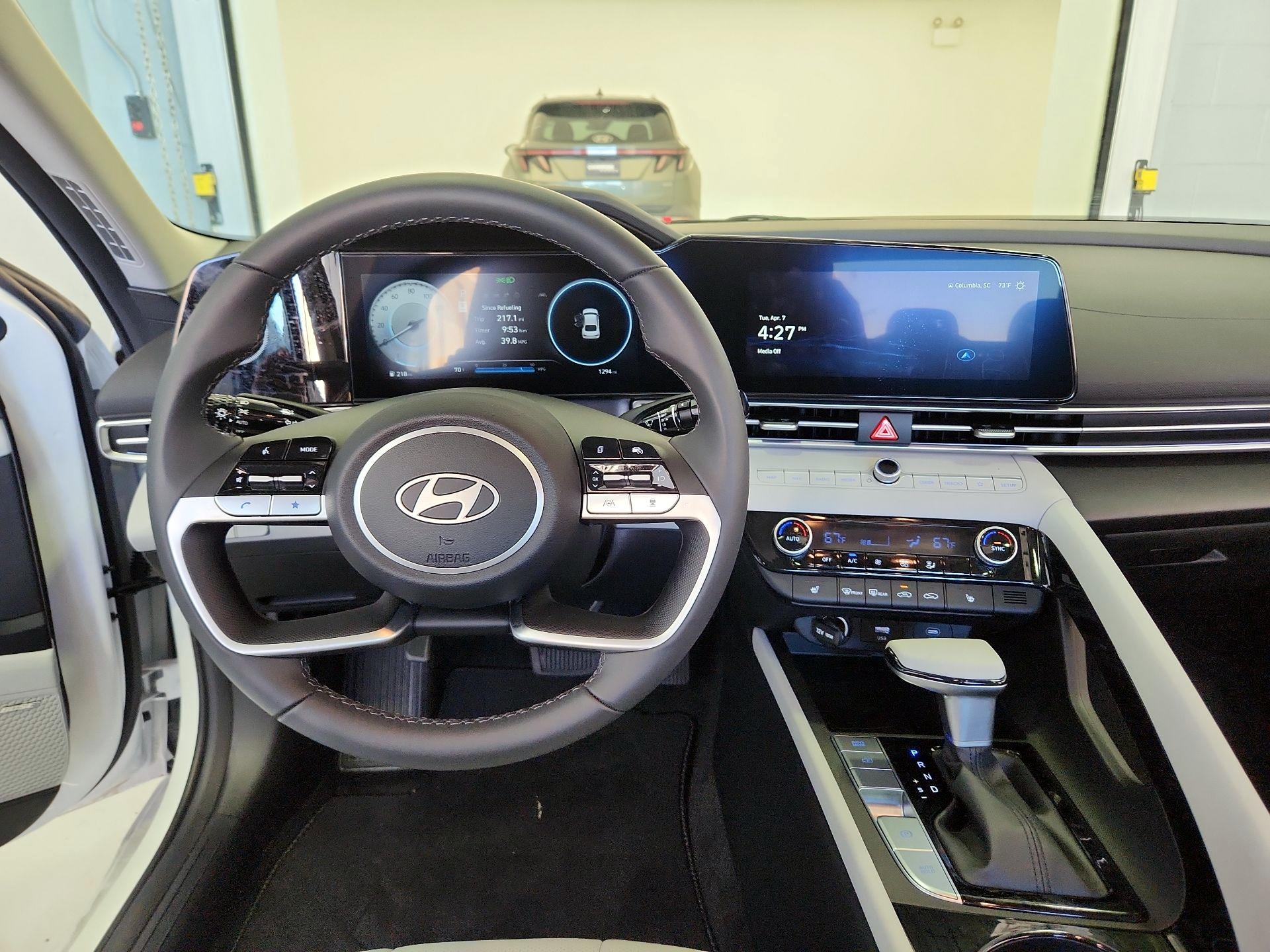 Thumbnail: 2025 Hyundai Elantra - 9