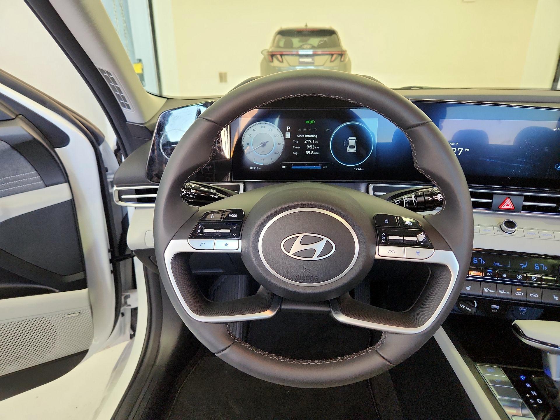 Thumbnail: 2025 Hyundai Elantra - 10