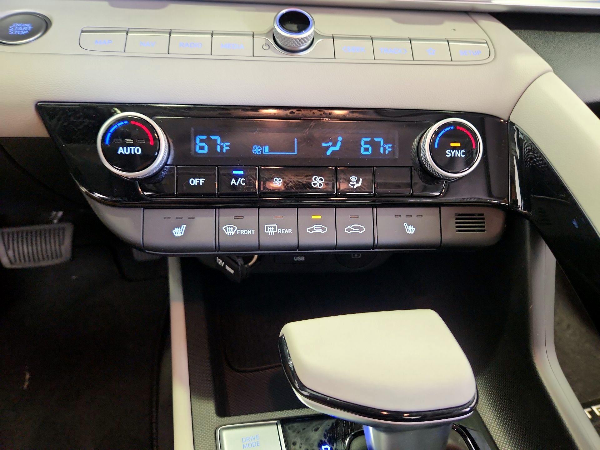 Thumbnail: 2025 Hyundai Elantra - 16