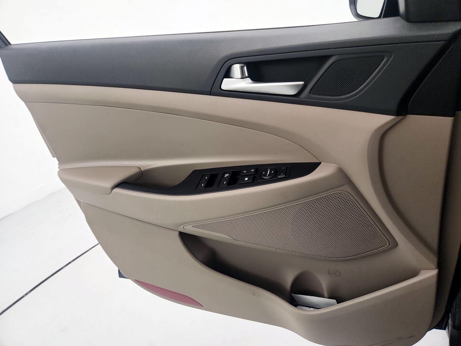 Thumbnail: 2020 Hyundai Tucson - 12