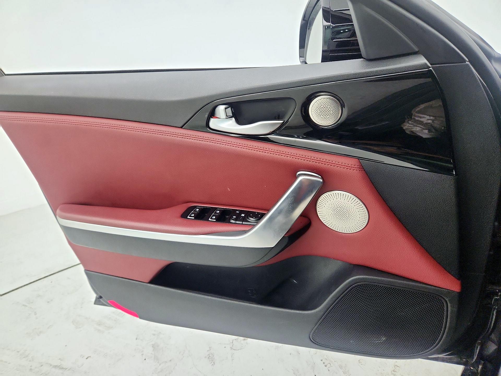 Thumbnail: 2023 Kia Stinger - 12