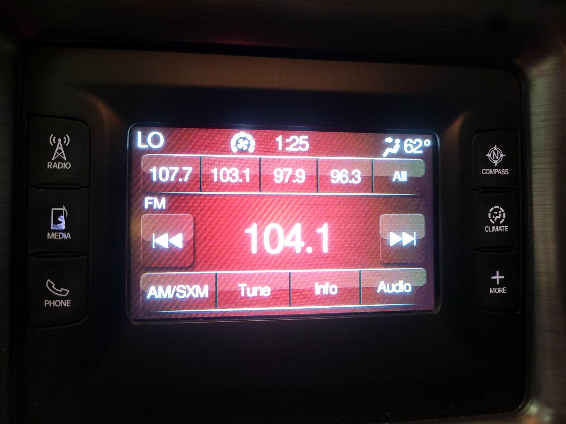 Thumbnail: 2017 Dodge Challenger - 14