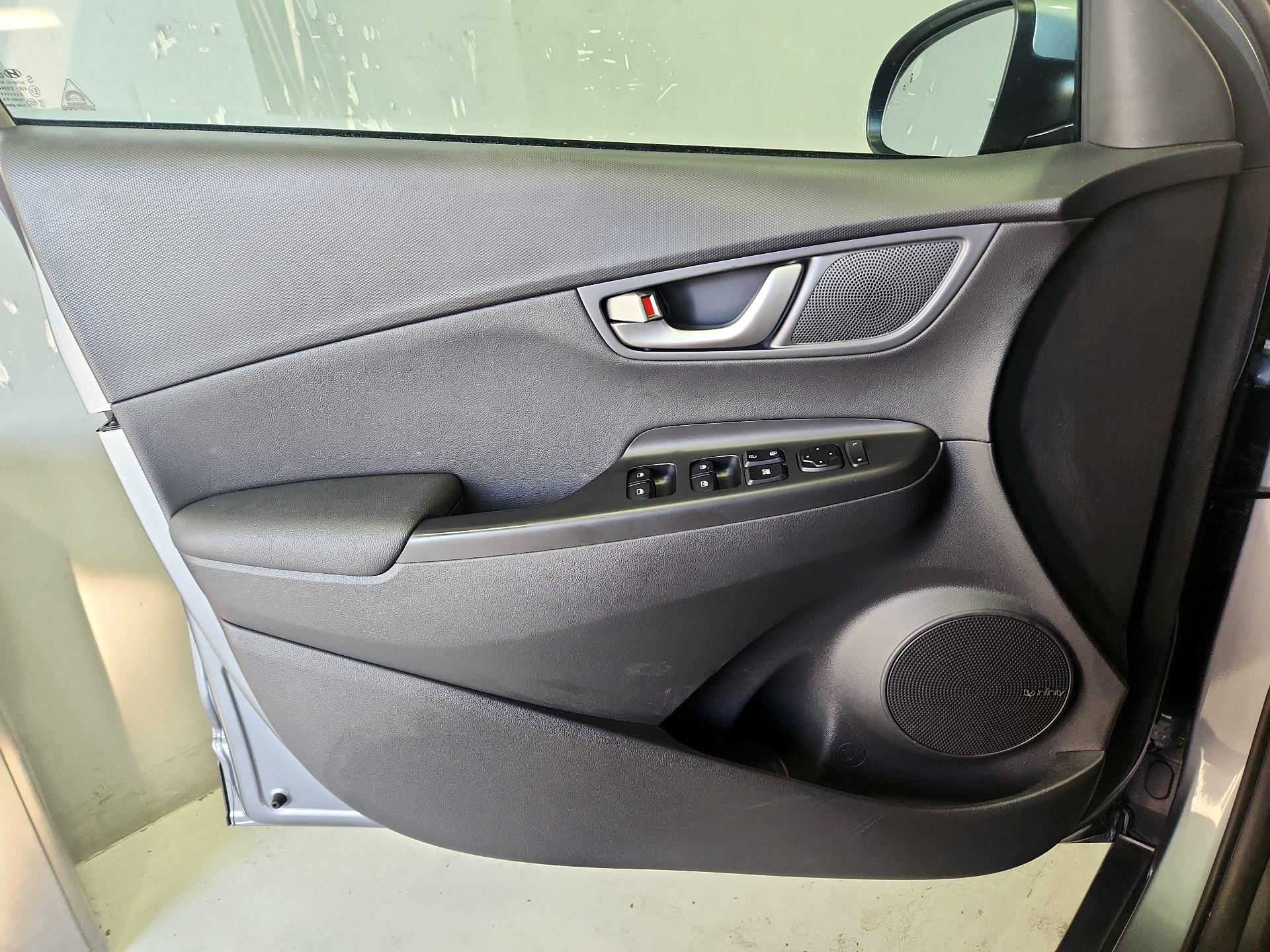 Thumbnail: 2020 Hyundai Kona - 12